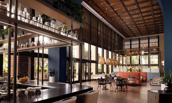 Anaheim Resort Hotel | Hotel Fera Anaheim, a DoubleTree by Hilton