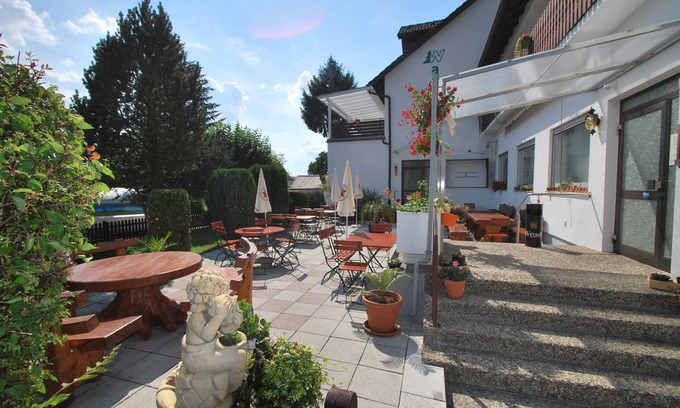 Oberthulba Hotel | Hotel-Gasthof am Waldeck