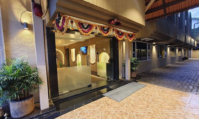 Yerawada Hotel | Hotel Golden Arc