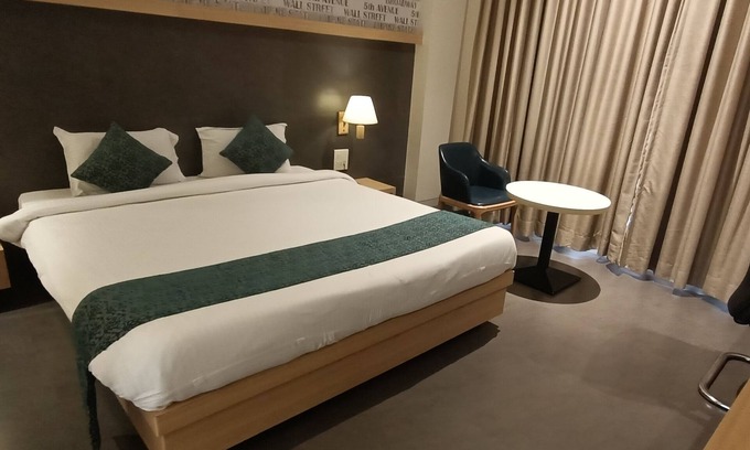 Bhiwandi Hotel | Hotel Gopalas Residency