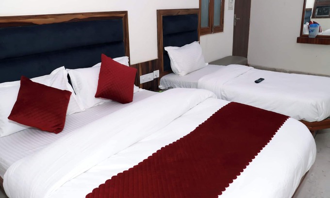 Paharganj Hotel | Hotel Gush New Delhi Railway Station