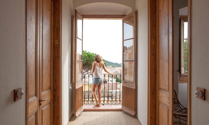 Begur Hotel | Hotel Hanoi