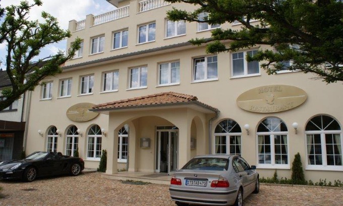 Neu Wulmstorf Hotel | Hotel Helena