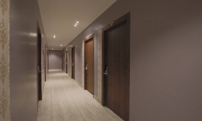 Sualkuchi Hotel | Hotel Hi city Inn Near ISBT