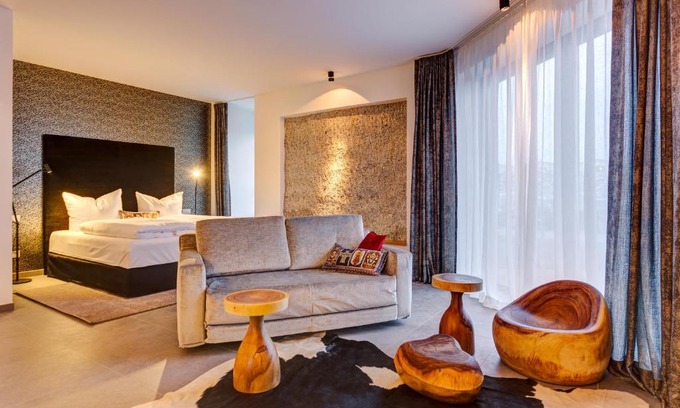 Allach-Untermenzing Apartment | Hotel im Bunker