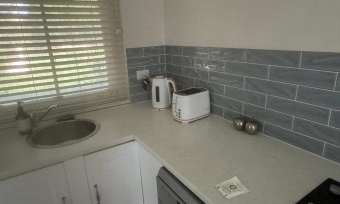 Koorawatha Apartment | Hotel Koorawatha garden unit - ground floor