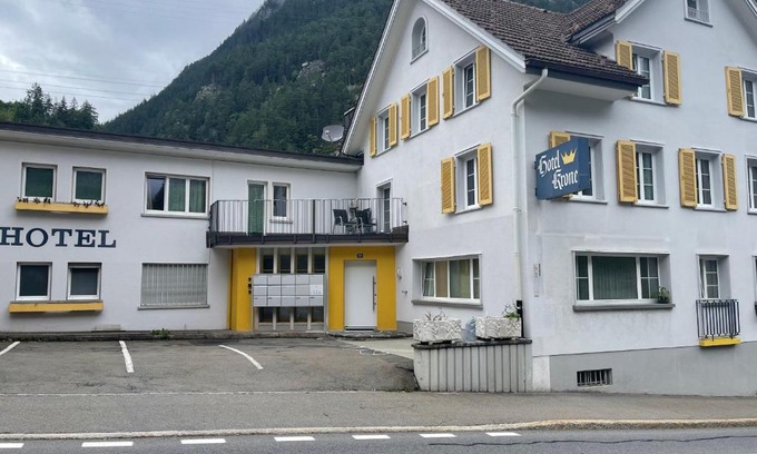 Wassen Apartment | Hotel Krone