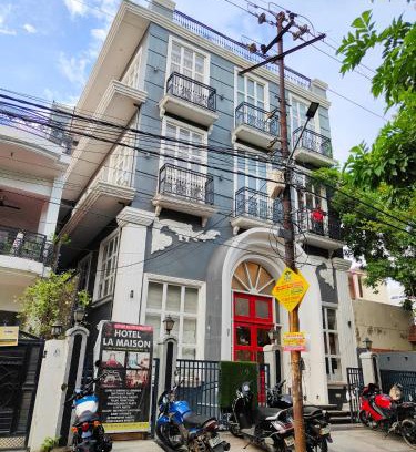 Indira Nagar Hotel | Hotel La Maison