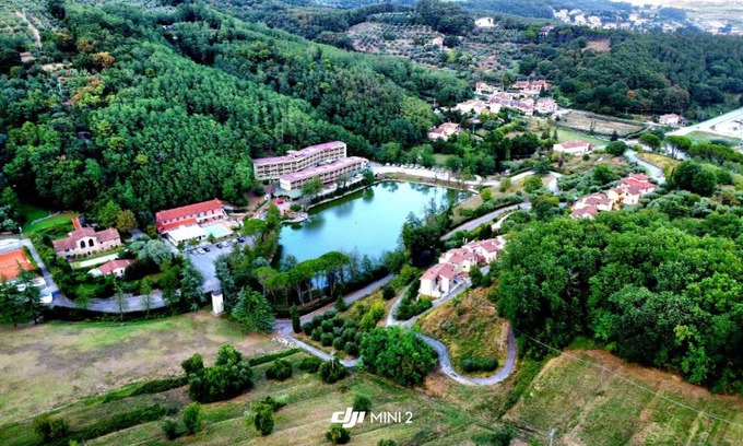 Serravalle Pistoiese Hotel | Hotel Lago Verde