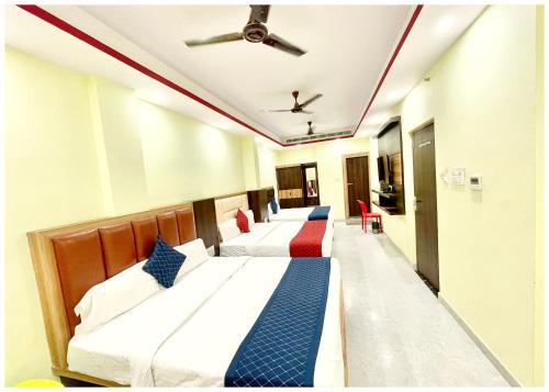 Varanasi Hotel | HOTEL LUXURY LAXMI V VARANASI - an icno of comfort and tradition in Varanasi - Near Kashi Vishwanath Temple -BEST HOTEL IN VARANASI