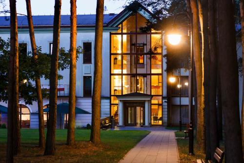 Bronisławow Hotel | Hotel Magellan
