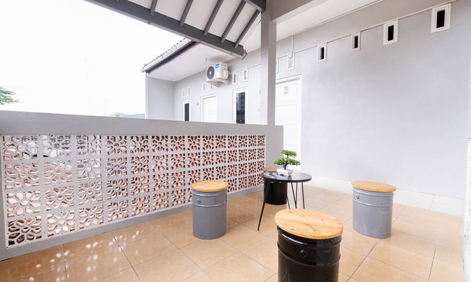 Banjarasri Hotel | Hotel O Nareswari Guest House Syariah