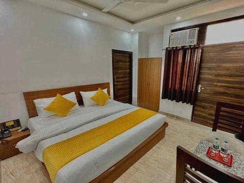 IMT Manesar Hotel | Hotel O Naveen Residancy