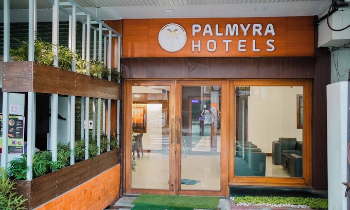 Kochi Bed & Breakfast | Hotel Palmyra Grand Inn