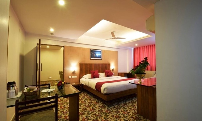 Kolhapur Hotel | Hotel Pearl