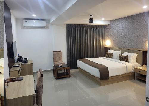 Perumbavoor Hotel | Hotel Queen Maria