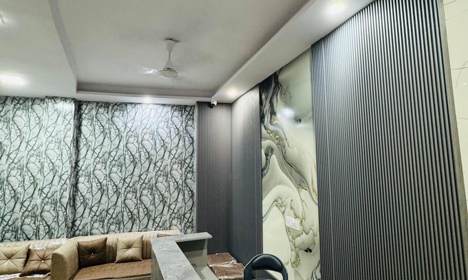 New Delhi Hotel | Hotel R Crown Banquet And Rooms