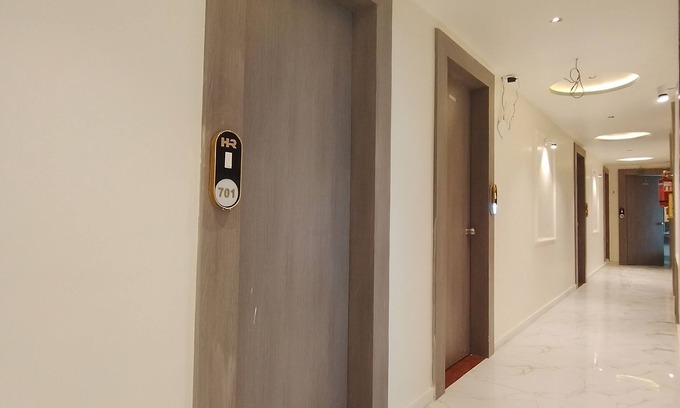 Vadodara Hotel | Hotel R Gold
