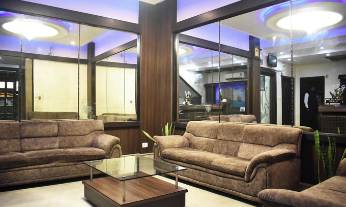 Dibrugarh Hotel | HOTEL RAJ PALACE by ROH