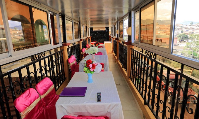 Yaounde Hotel | Hotel Residence Madadjeu