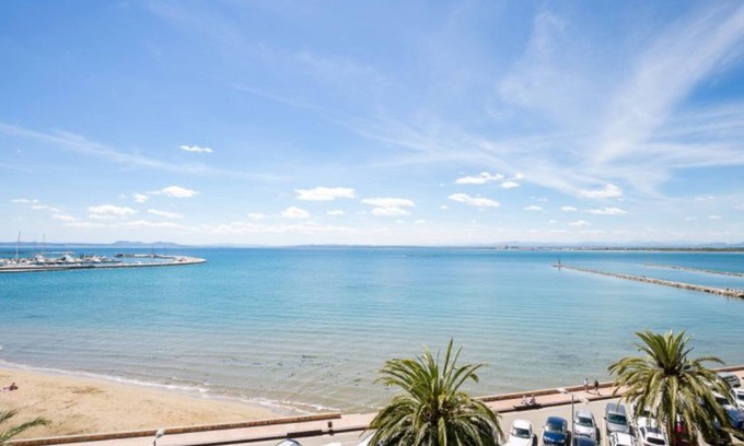 Roses Town Center House | Hotel Risech