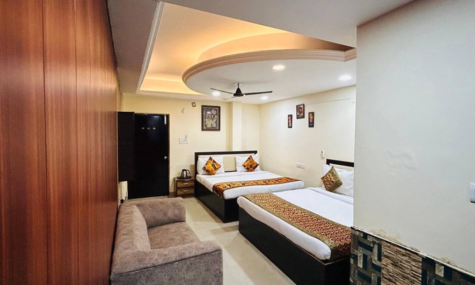 Varanasi Hotel | Hotel Sahu Near Kashi Vishwanath Temple Gate