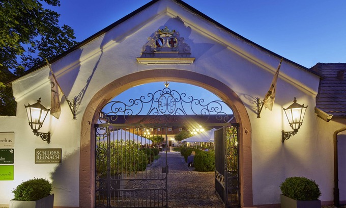 Munzingen Hotel | Hotel Schloss Reinach