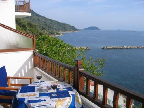 Loutraki Apartment | Hotel Selenunda