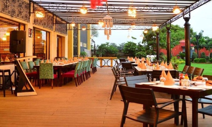 Raipur Hotel | Hotel Shamrock Greens