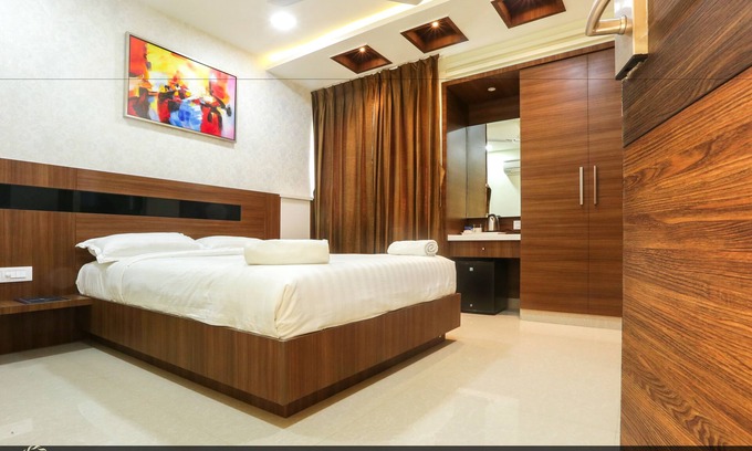 Vandalur Hotel | Hotel SRR Grand