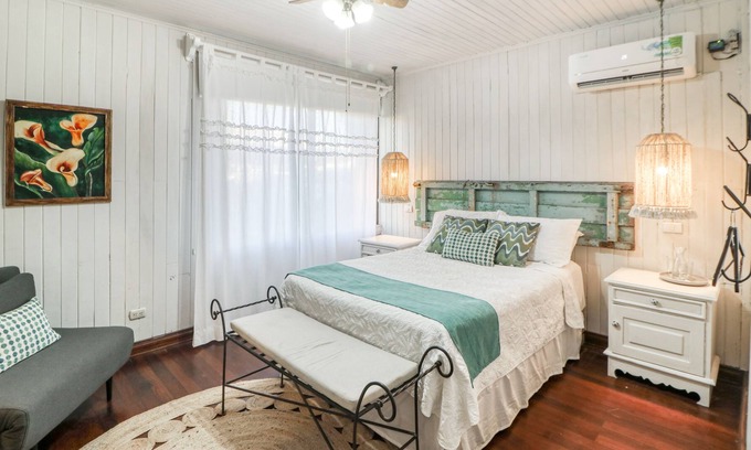 La Cruz House | Hotel-style suite in amazing family-owned hotel, restaurant & bar, & fast WiFi