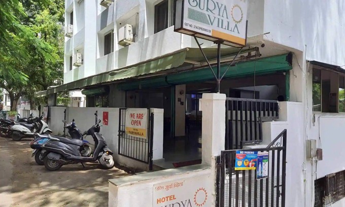 Koregaon Park Hotel | Hotel Surya Villa