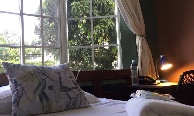 San Salvador House | Hotel Tazumal House