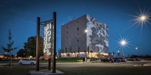 Fidenza Hotel | Hotel The Cube