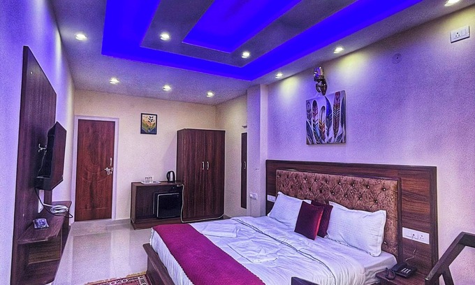 Shimla Hotel | Hotel The Luxeblue Shimla Mountain View