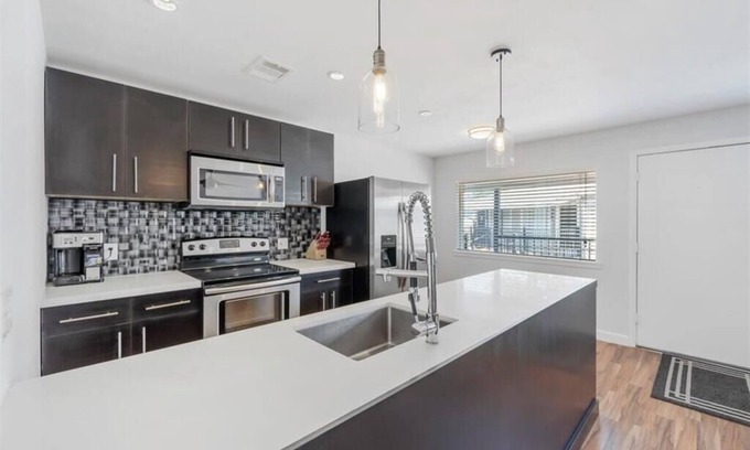 Midtown Condo | Hottest area in Houston! Modern Condo w/ Pool at Montrose & Midtown