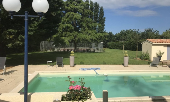 Port-Sainte-Foy-et-Ponchapt House | house in the dordogne swimming pool tennis