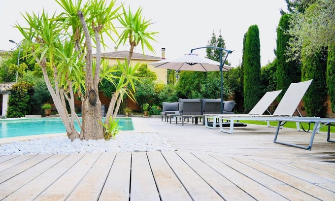 Saint-Saturnin-les-Avignon Villa | House 400m²/2 Swimming pools/St Saturnin