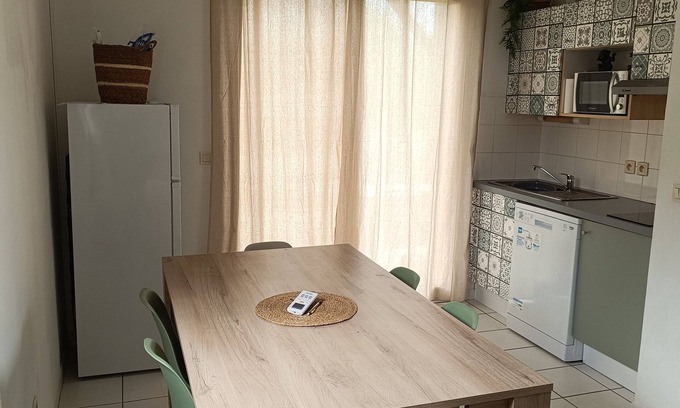 Saint-Saturnin-les-Avignon House | House in vacation residence 5 min from avignon