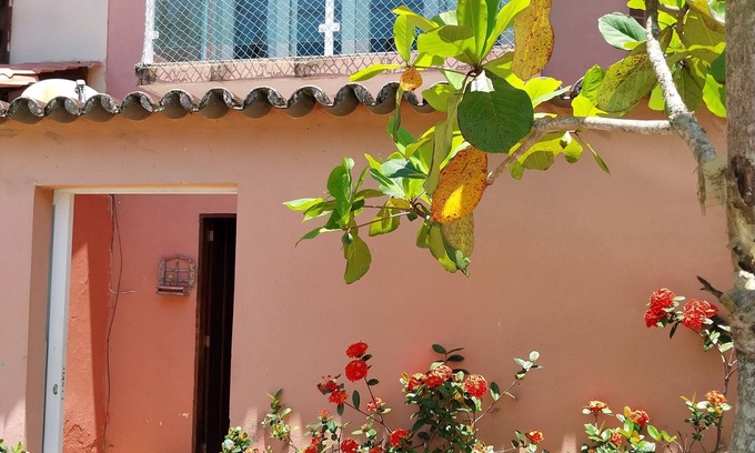 Jabaquara House | HOUSE 150 METERS FROM JABAQUARA BEACH. A/C, WI-FI, SMART TV AND LOUNDRY.
