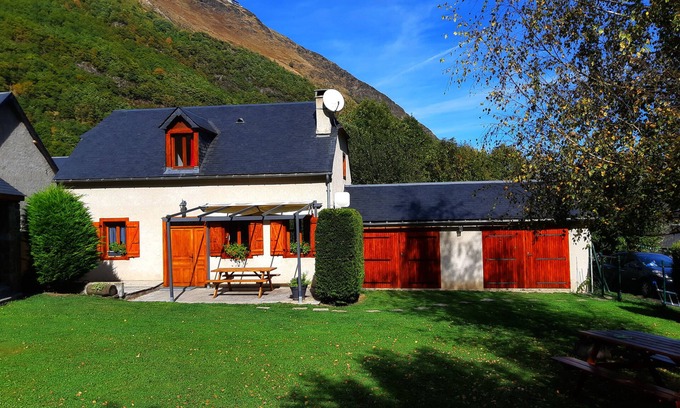 Tramezaigues House | House 5 mins from SAINT-LARY SOULAN 8 sleeps