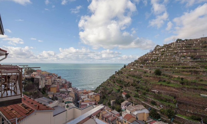Manarola Apartment | House 67 Seaview Studio with Jacuzzi Manarola