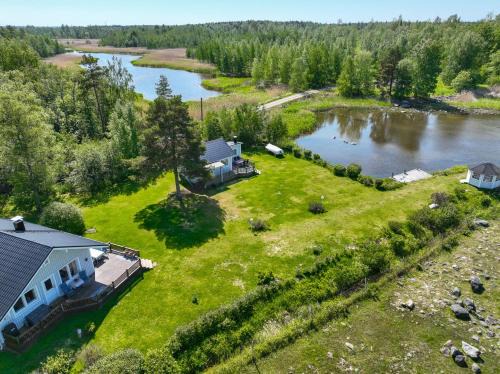 Ostrobothnia House | House and guest house with sauna by the sea
