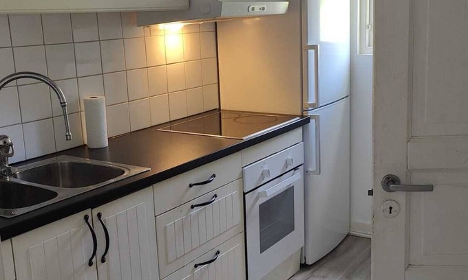 Gustavsvik House | House Close to Beach and Sea in Nacka