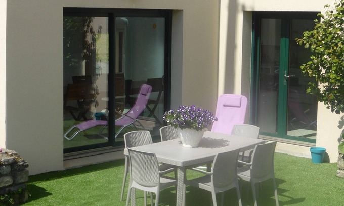 Quedillac House | House 'Gite Paradis Des Oiseaux Du Jardin' with private pool, private terrace and private garden