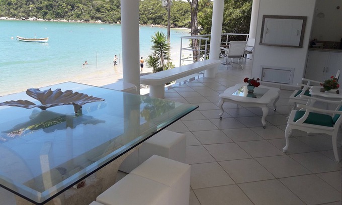 Governador Celso Ramos House | House in front of the sea