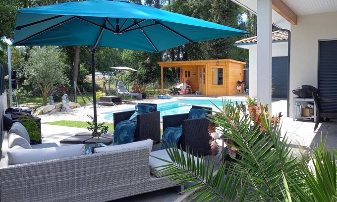 Margaux-Cantenac House | House in Margaux with Saltwater Pool & Vineyards