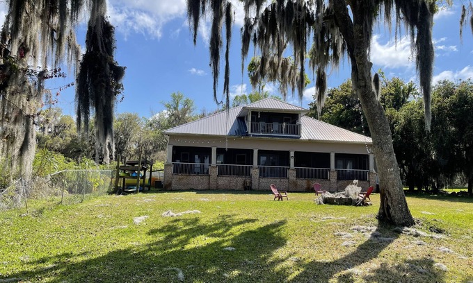 Melrose House | House in Melrose on Lake Sante Fe