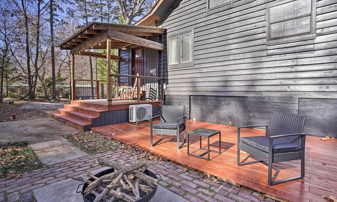 Ooltewah Cottage | 'house in the Woods' in Ooltewah w/Fire Pit!