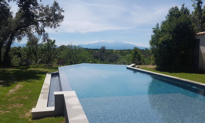 Bompas Other | House near beach with pool